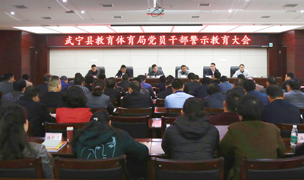 ������һ����������������������ƽ����չ��ʾ�����